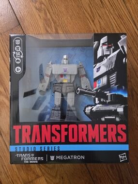 Hasbro Transformers: The Movie with the Transformers Studio Series Megatron